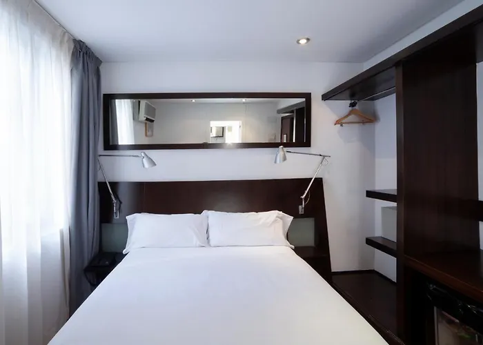 Petit Palace Arana Hotel