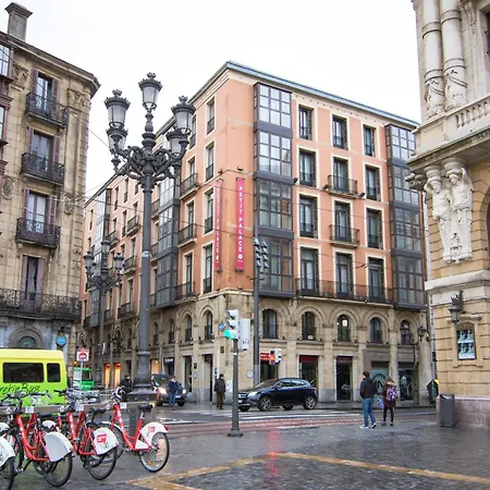 Petit Palace Arana 호텔