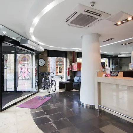 Petit Palace Arana 호텔