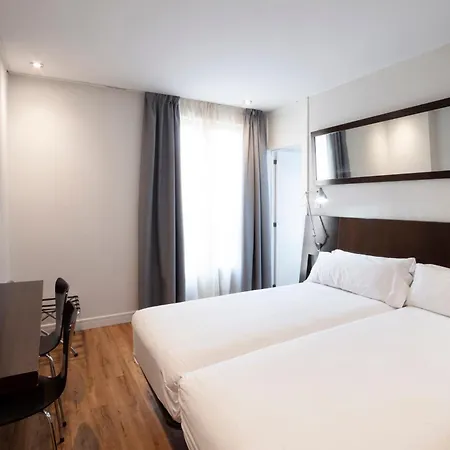 Petit Palace Arana Hotel