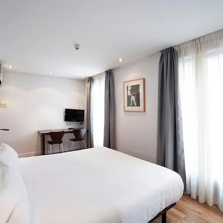 Petit Palace Arana 3*