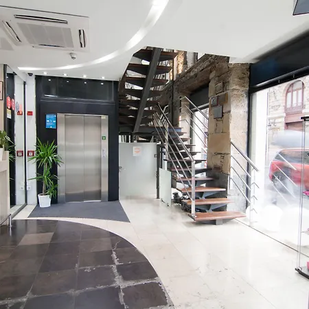 Petit Palace Arana 호텔