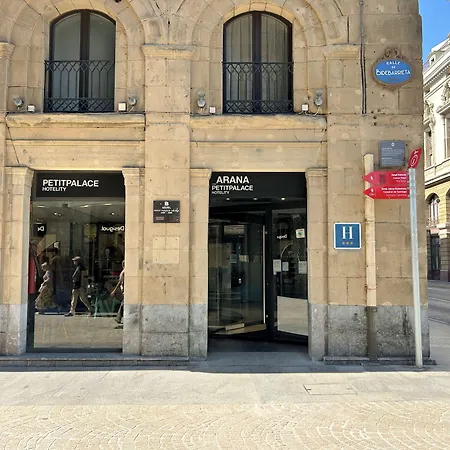 Hotel Petit Palace Arana