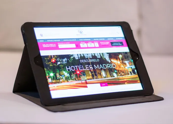 Petit Palace Arana Otel 3*