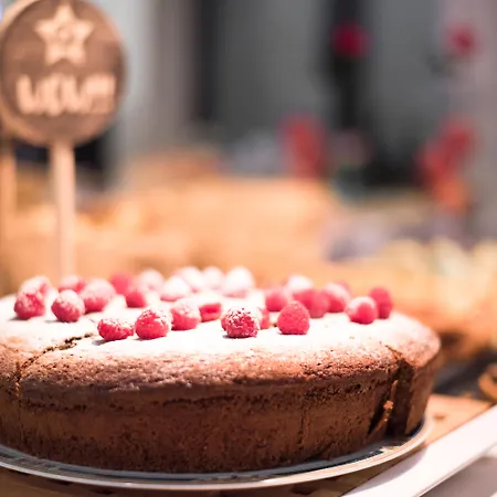 Petit Palace Arana Hotel