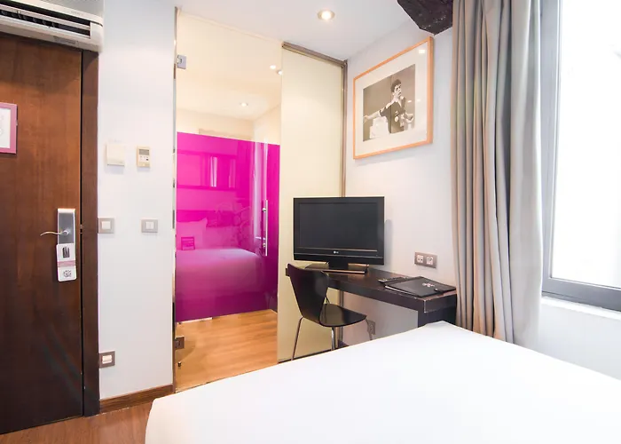 Petit Palace Arana Hotel