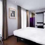 Hotell Petit Palace Arana 3*