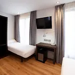 Petit Palace Arana 3*