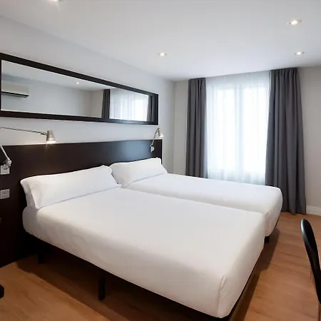 Petit Palace Arana 3* Більбао